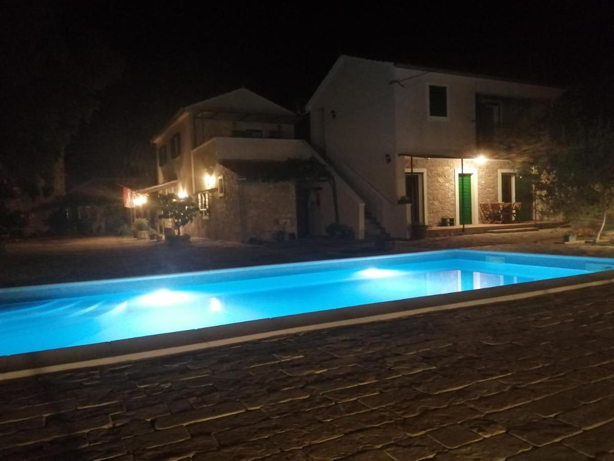 Marcelovi Dvori Bed & Breakfast Pirovac Dış mekan fotoğraf