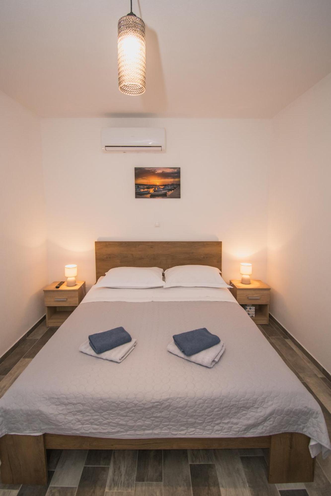 Marcelovi Dvori Bed & Breakfast Pirovac Oda fotoğraf