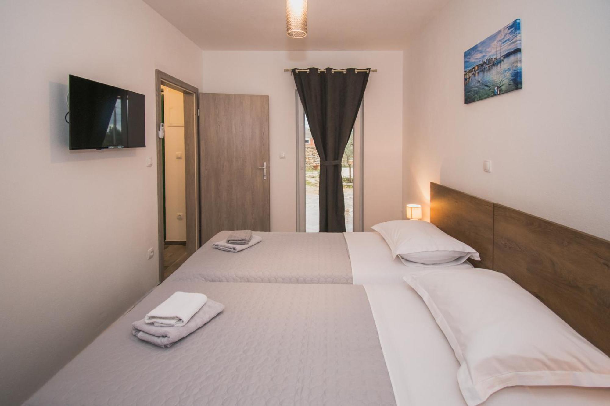 Marcelovi Dvori Bed & Breakfast Pirovac Oda fotoğraf