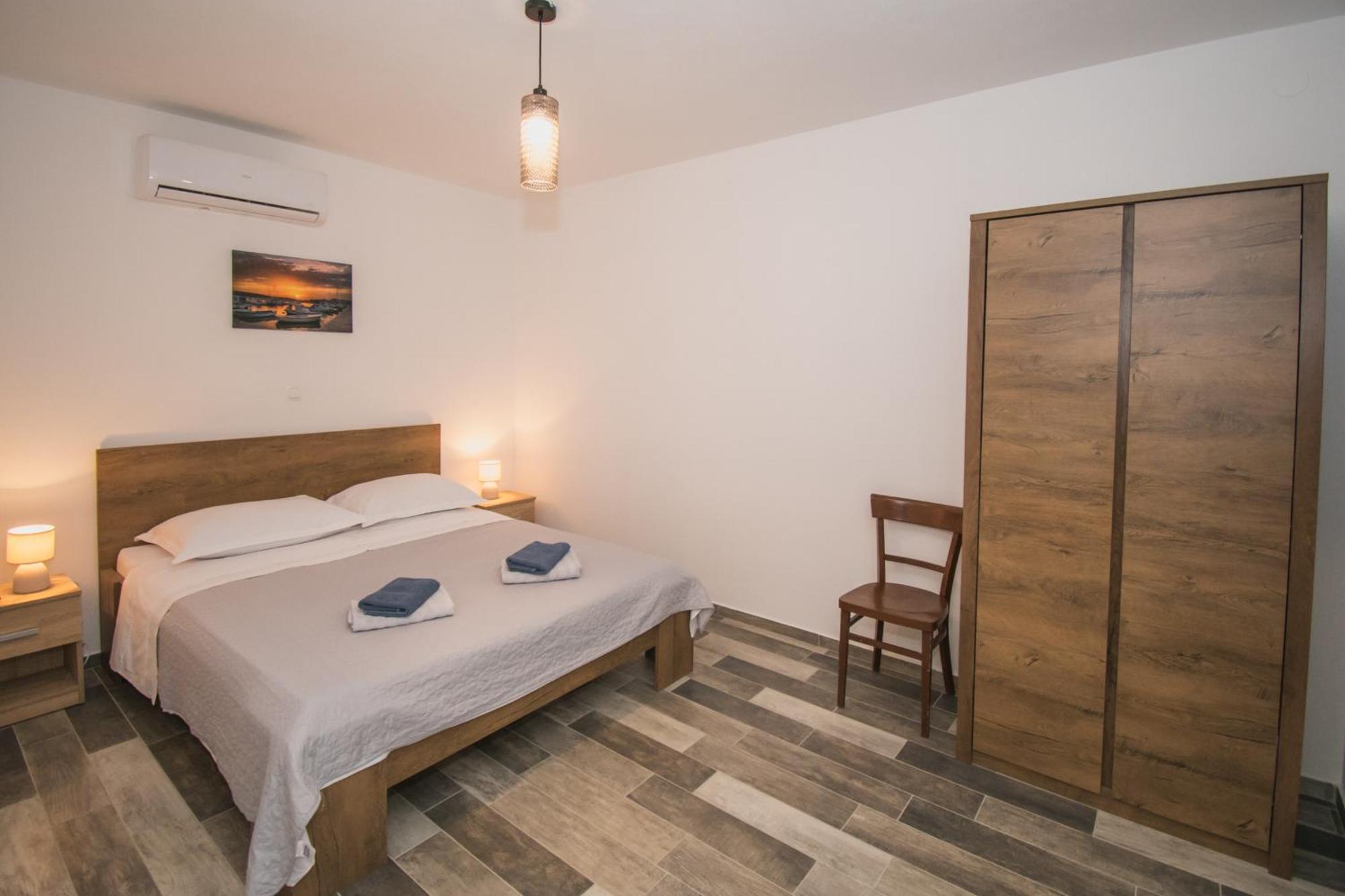 Marcelovi Dvori Bed & Breakfast Pirovac Oda fotoğraf